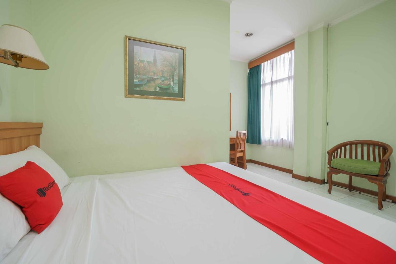 Reddoorz Plus Near Kemang Raya 자카르타 외부 사진