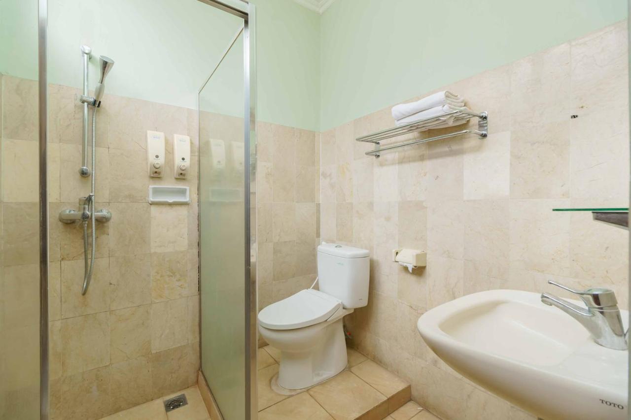 Reddoorz Plus Near Kemang Raya 자카르타 외부 사진