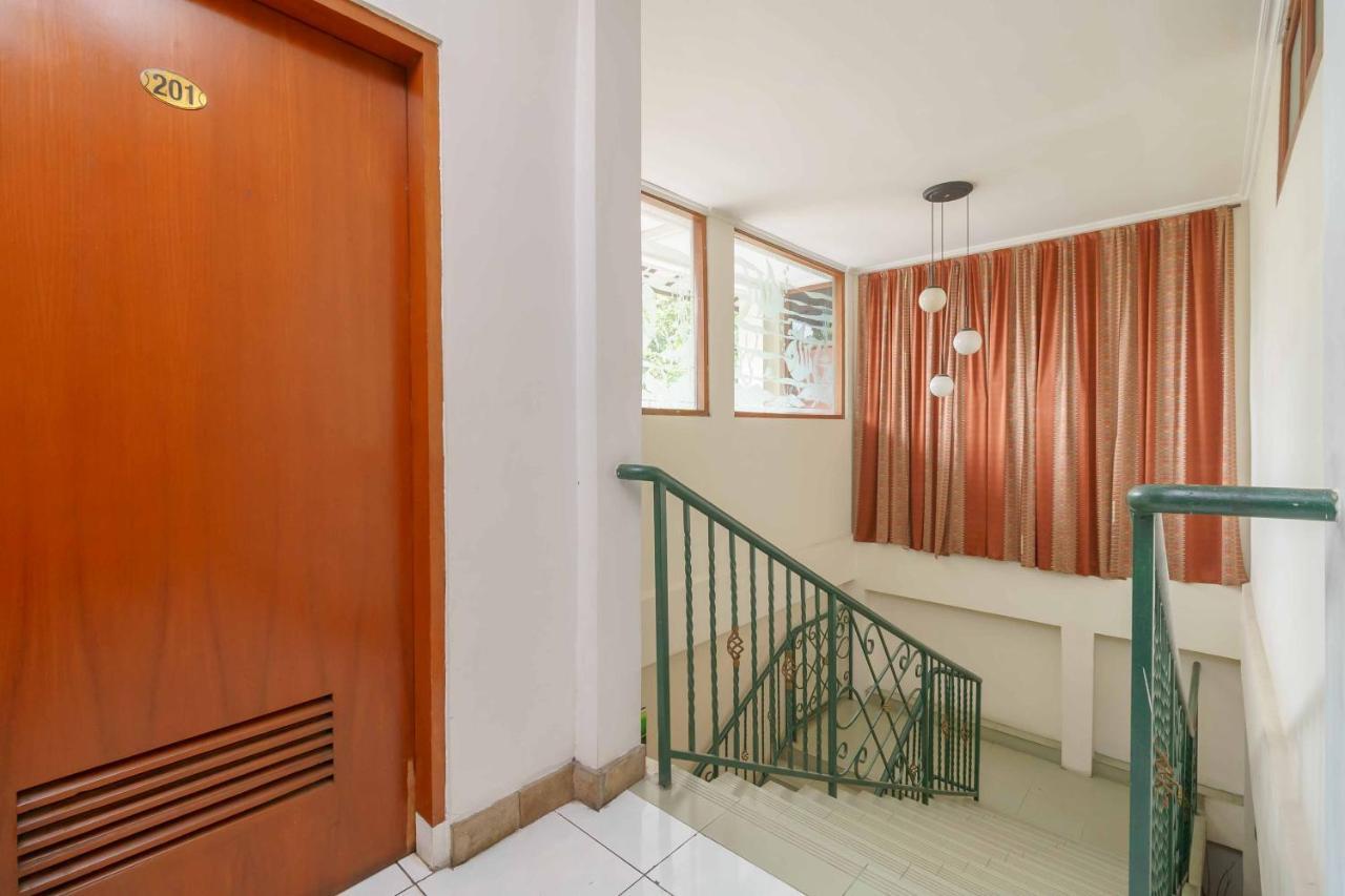 Reddoorz Plus Near Kemang Raya 자카르타 외부 사진