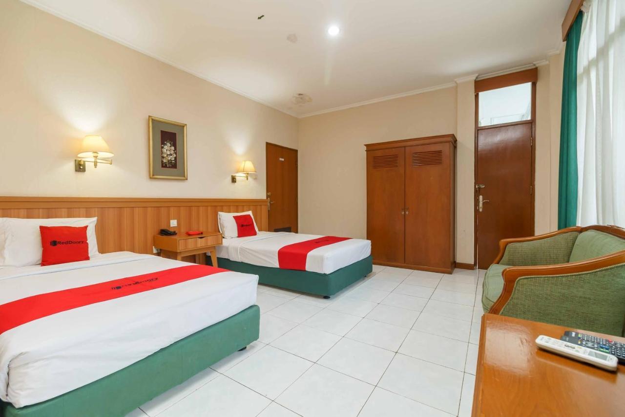 Reddoorz Plus Near Kemang Raya 자카르타 외부 사진
