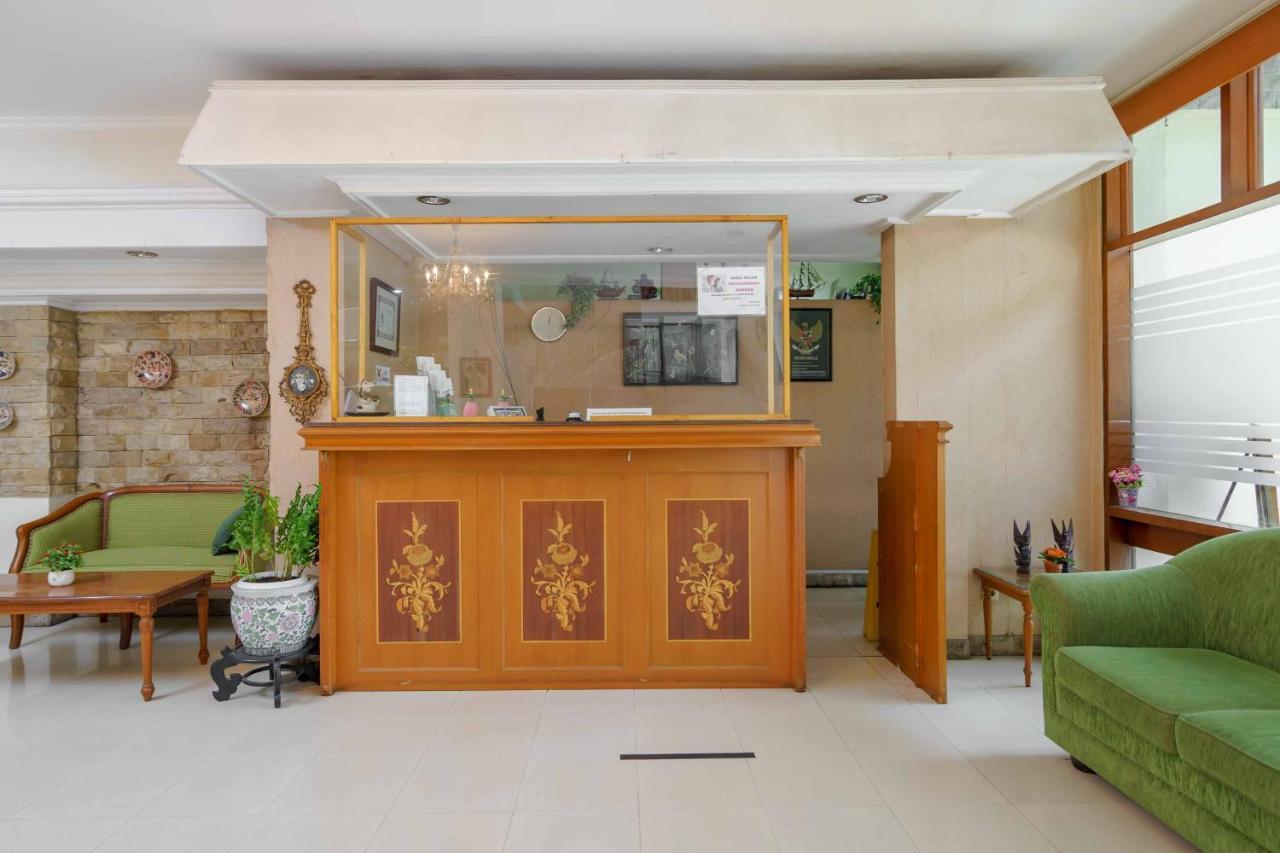 Reddoorz Plus Near Kemang Raya 자카르타 외부 사진