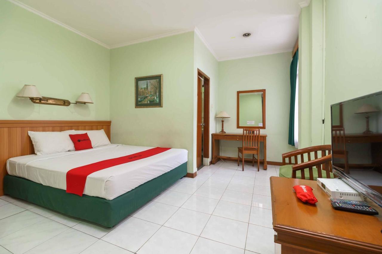 Reddoorz Plus Near Kemang Raya 자카르타 외부 사진
