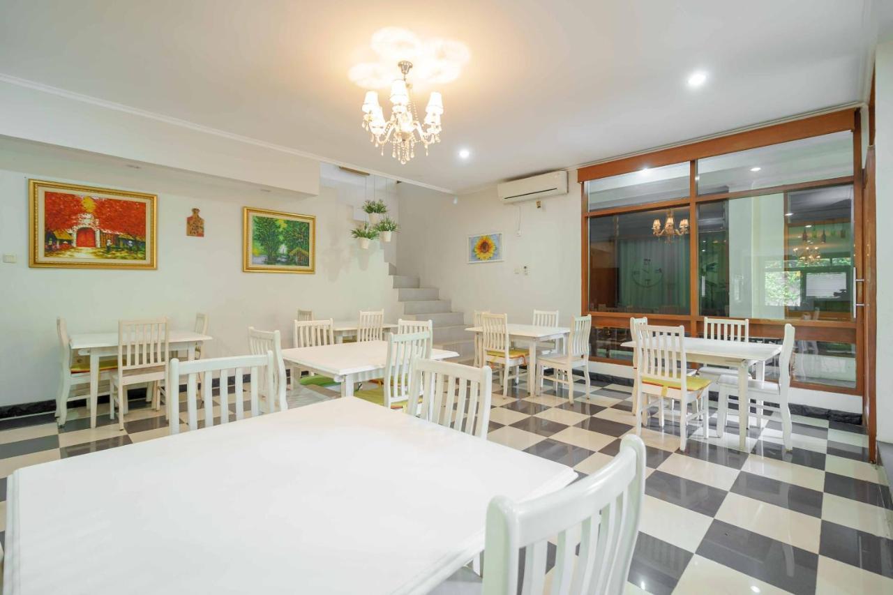 Reddoorz Plus Near Kemang Raya 자카르타 외부 사진