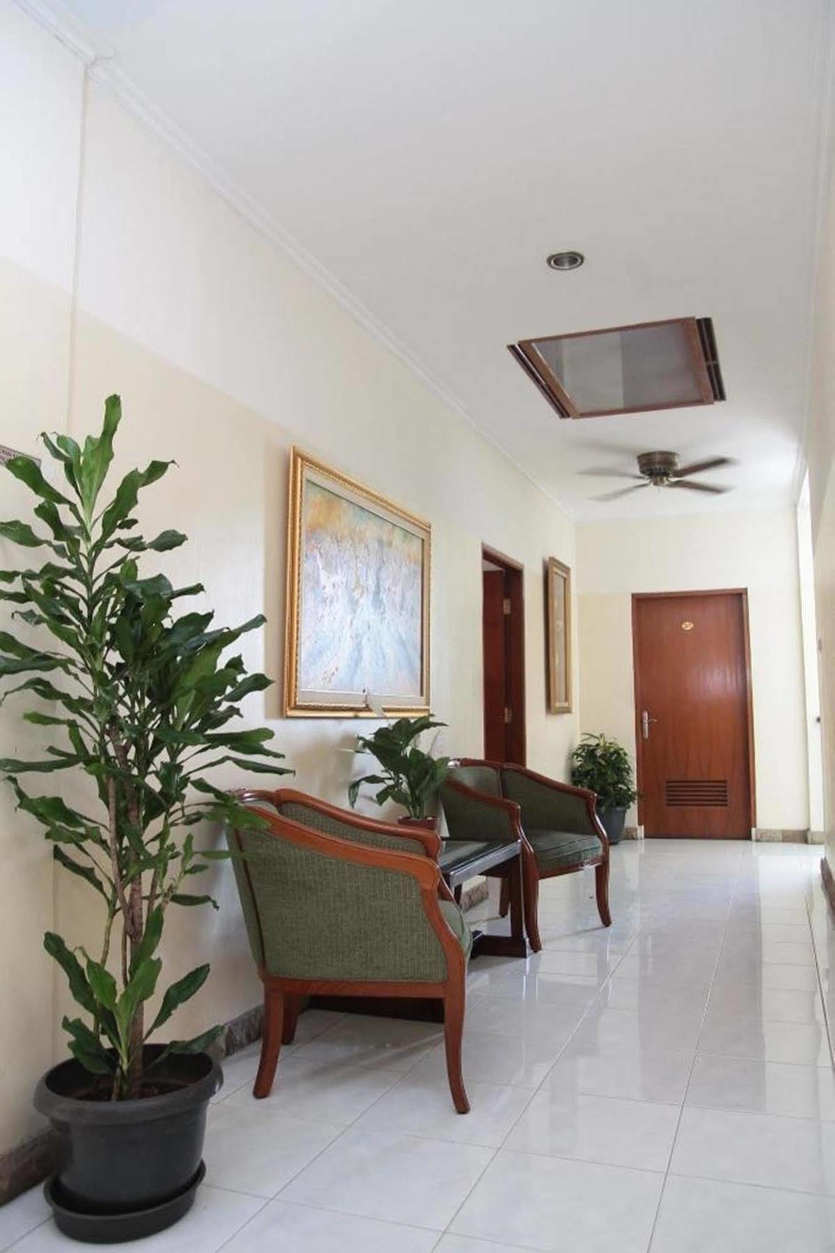 Reddoorz Plus Near Kemang Raya 자카르타 외부 사진