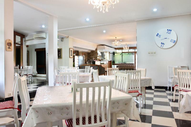 Reddoorz Plus Near Kemang Raya 자카르타 외부 사진